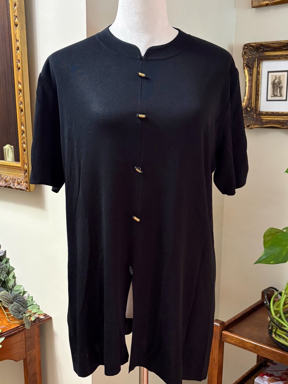 Misook Black short-Sleeve Button-Front shirt